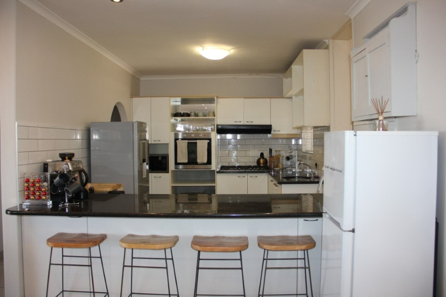 To Let 3 Bedroom Property for Rent in Heldervue Western Cape